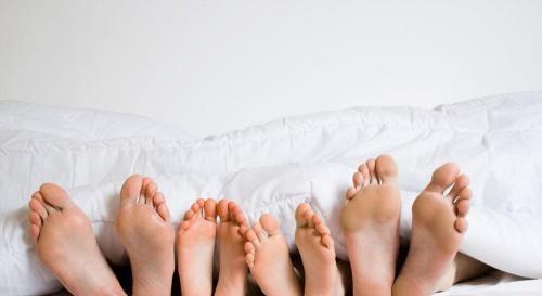 手指甲、脚趾甲的异常情况 手指甲、脚趾甲的异常情况
