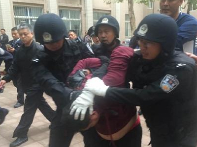 济南中学持刀砍人