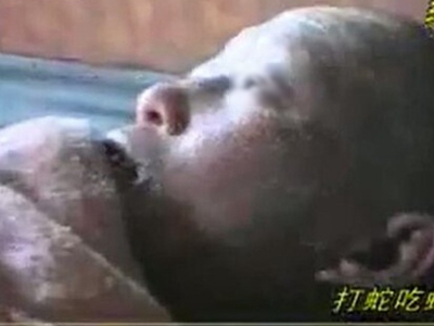 吃蛇无数变成蛇人