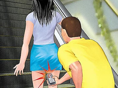 保安偷拍女厕被抓