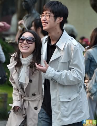 西湖边的超恩爱情侣 羡慕嫉妒恨