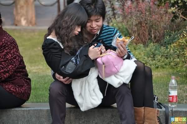 西湖边的超恩爱情侣 羡慕嫉妒恨